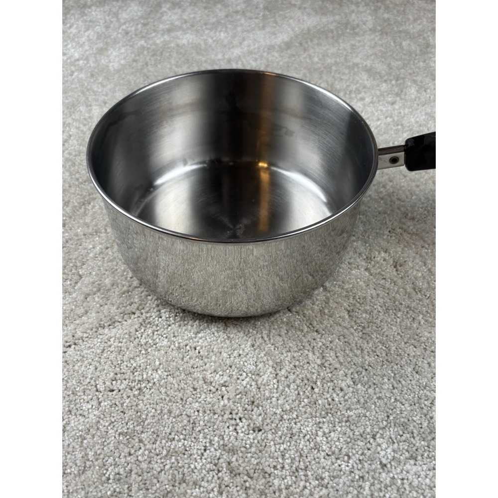 1801 Revere Ware 2012 2 QT Pot Stainless Steel Bottom Manufactured In Korea